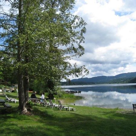 Green Acres Lakeside Resort Salt Spring Island Ганг Экстерьер фото